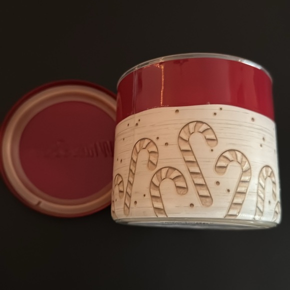 NEW: CRUSHED CANDY CANE - Winter Bath & Body Works Candle Holiday Peppermint - Picture 8 of 10